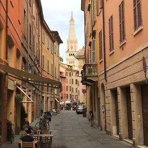modena-charme-santeufemia.emilia-romagnahotels.net/